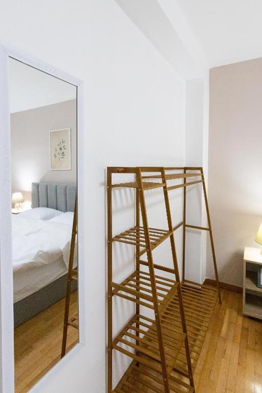 Light-2 Lovely Apartment In 티라나 외부 사진